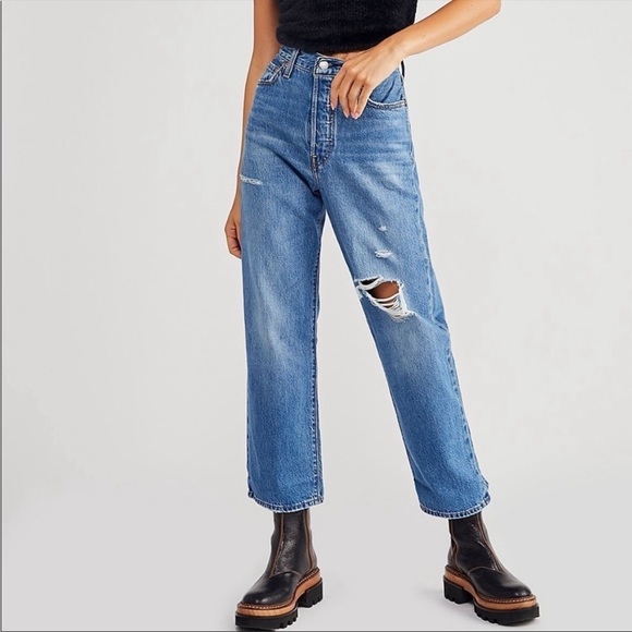 NWT Levi’s Ribcage Straight High Rise Ankle Jeans in Noe High Medium Wash - Picture 2 of 12